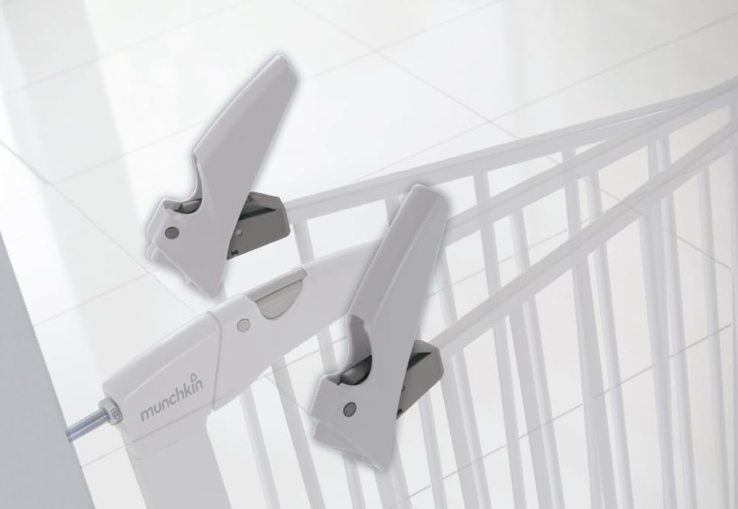 Portora™ -retractable iron gate for pets & babies